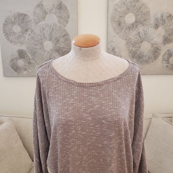 Slink 3/4 Sleeve Top - Picture 3 of 11